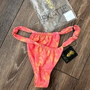 SKATIE ✨ Boca print bottoms 🌴